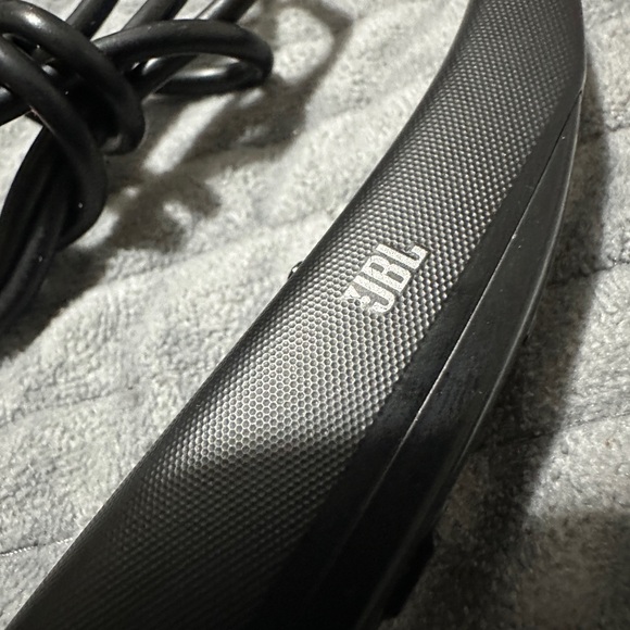 LG HBS-835S Wireless Neckband Headphones with JBL Sound – With Charging Cable - Picture 8 of 16